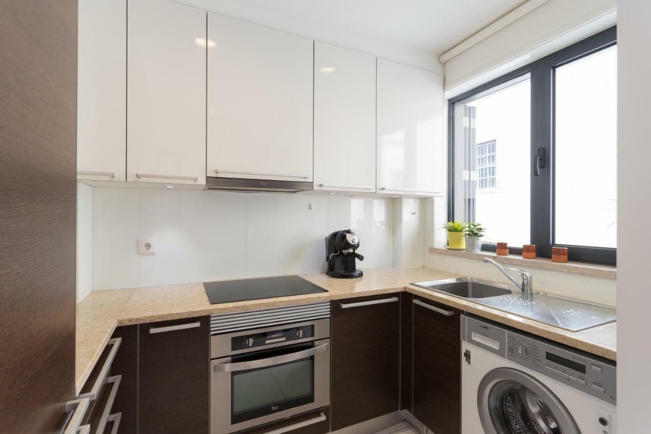 Rossio Penthouse Three-Bedroom Apartment W/ River View And Parking - By Lu Holidays リスボン エクステリア 写真